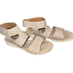🌹EURO SOFT BY SOFFT TAUPE SANDALS